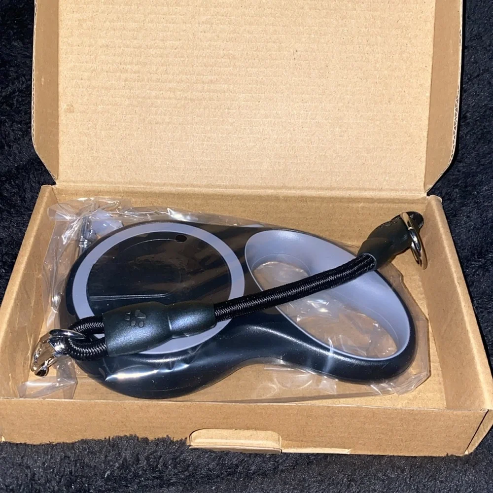 🪼Brand new Black retractable dog leash! - Picture 4 of 4